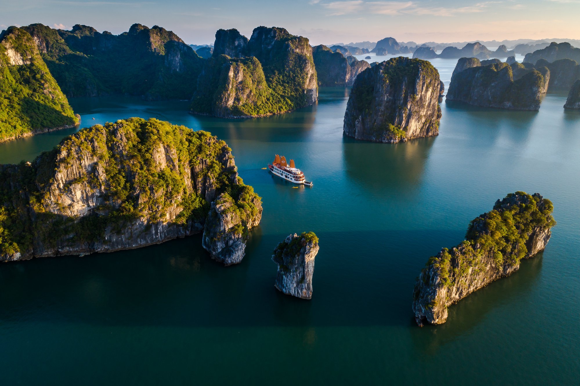 Luxury Cruise Halong Bay